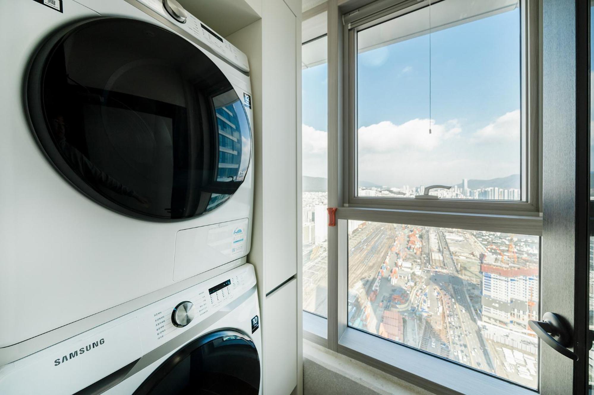 Brown Suites Busan Station Exterior foto